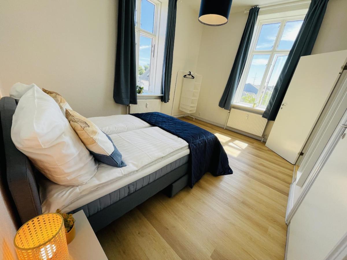 Aday - Blue Light Suite Apartment In The Center Of Hjørring Extérieur photo